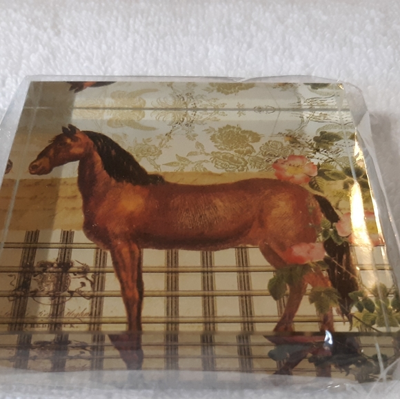 horse derby western heavy glass paperweight - Picture 2 of 4